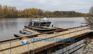 Prichal-dlya-katerov-pontony-hard-Rybinskoe-vodohranilische-1020x600