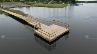 Prichal-s-ploshhadkoj-dlya-otdyha-Ladoga-Shhery-pontony-Hard-3-1020x600